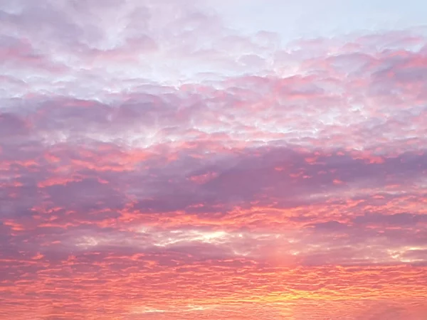 View Sky Thick Clouds Sunset Bright Orange Purple Tones Concept — Stock Photo, Image