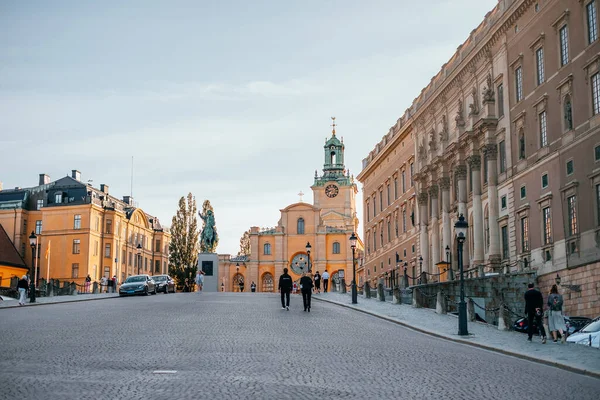 Antiguas calles de Estocolmo con arquitectura histórica —  Fotos de Stock