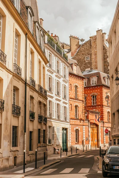 Piękne budynki na ulicach Paryża — Zdjęcie stockowe