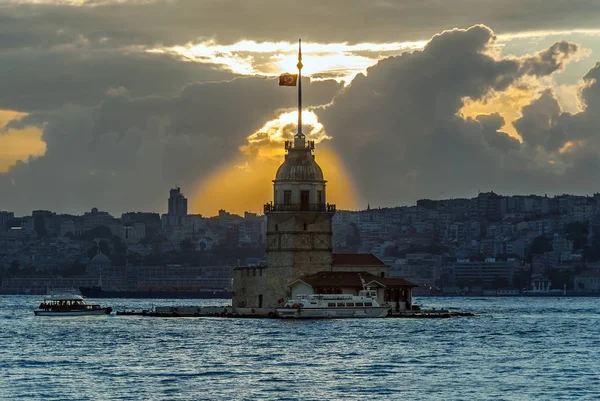 Istanbul Turkey June 2006 Maiden Tower Yellow Sun Lights — Stock Photo, Image