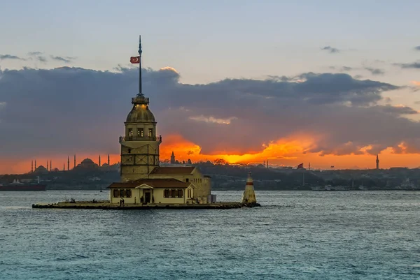 Istanbul, Türkiye, 28 Haziran Ekim 2016: Kız Kulesi