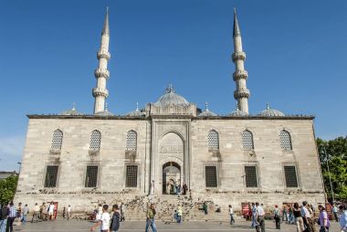 Istanbul, Türkiye, 11 Haziran 2007: güneşli bir gün, Yeni Cami.