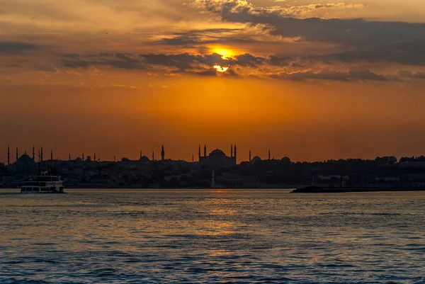 Istanbul Turkije Juni 2007 Silhouet Van Istanbul Bij Zonsondergang — Stockfoto