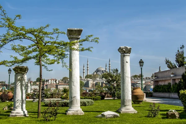 Istanbul, Türkiye, 22 Nisan 2006: Zeyrek tarihi kalıntıları.