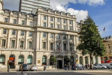 Londra, İngiltere, 30 Ekim 2012: bina ve ağaç