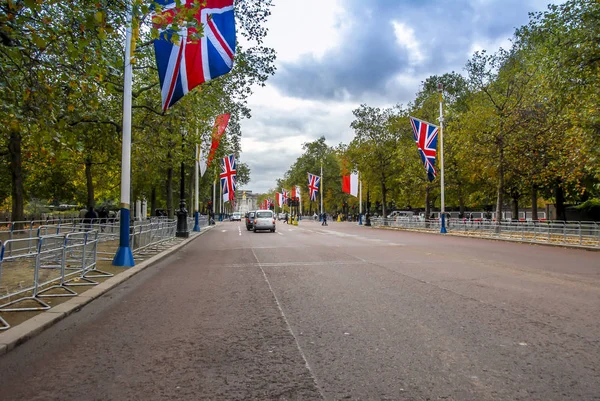 Londyn, Uk, dnia 30 października 2012 r.: Buckingham Palace Road — Zdjęcie stockowe