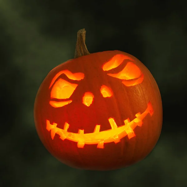 Gesneden pompoen voor Halloween — Stockfoto