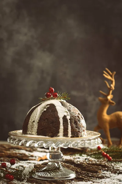 Weihnachtspudding mit Sahne — Stockfoto