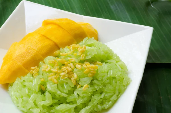 Kleurrijke Inheemse Thaise Stijl Dessert Mango Met Kleefrijst Garneer Met — Stockfoto