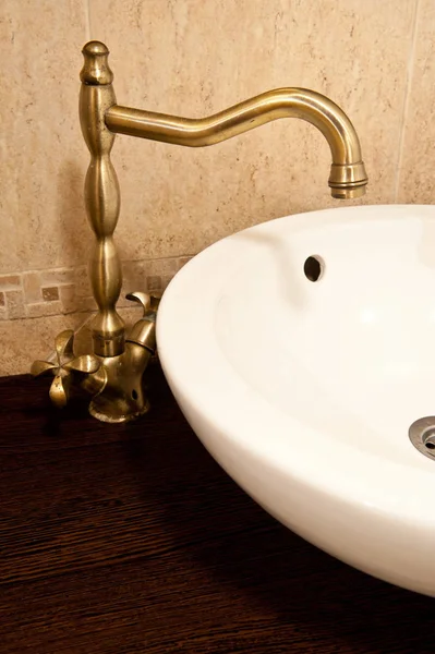 Luxury Sink Bathroom White Ceramic Sink Golden Accessories House Bathroom — Stock Photo, Image