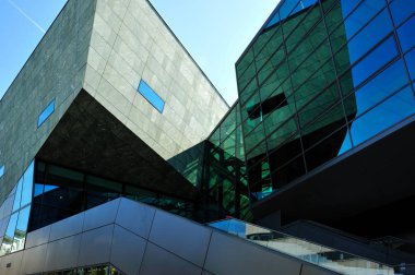 Modern bina mimari. Darmstadium sempozyumlar konferanslar ve iş seçmelere gelen şehir Darmstadt, Almanya için modern bir yapıdır.