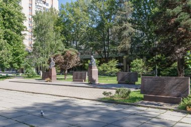 İlk sekritar Kırım bölgesel Komitesi. Sovyetler Birliği'nin kahramanları ile sokakta. Simferopol, Crimea
