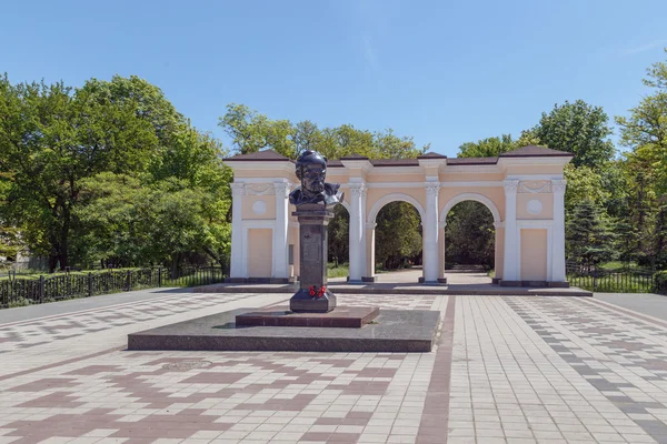 Simferopol, Krim - 9 maj 2016: Monument till Ukrainsk poet och — Stockfoto