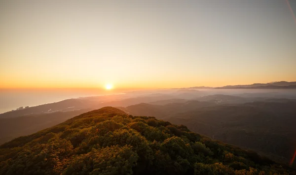 Západ slunce nad Černého moře. Akhun. Soči. Rusko — Stock fotografie