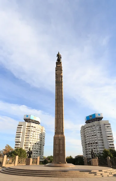Монумент незалежності Казахстан. Алмати, Казахстан — стокове фото