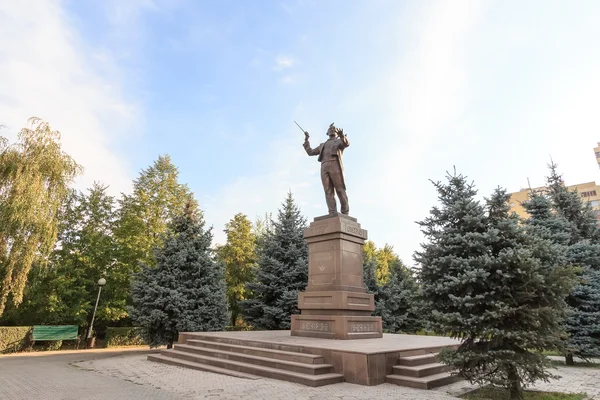 Denkmal für den Komponisten und Dirigenten Nurgisa Tlendiev. almaty, — Stockfoto