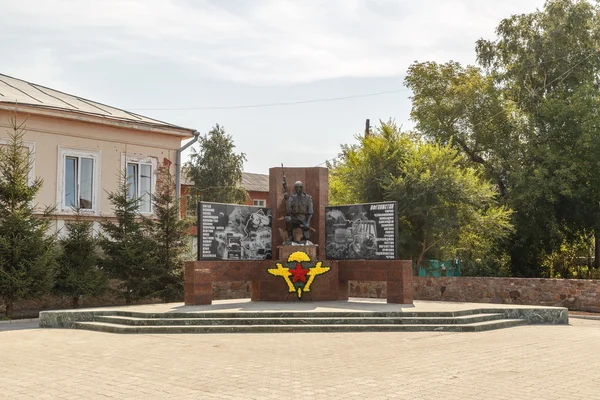 Shadrinsk, russland - 10. august 2016: denkmal für soldaten - inte — Stockfoto