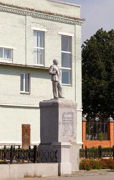 Шадринск, Россия - 10 августа 2016 года: Памятник Владимиру Ленину — стоковое фото