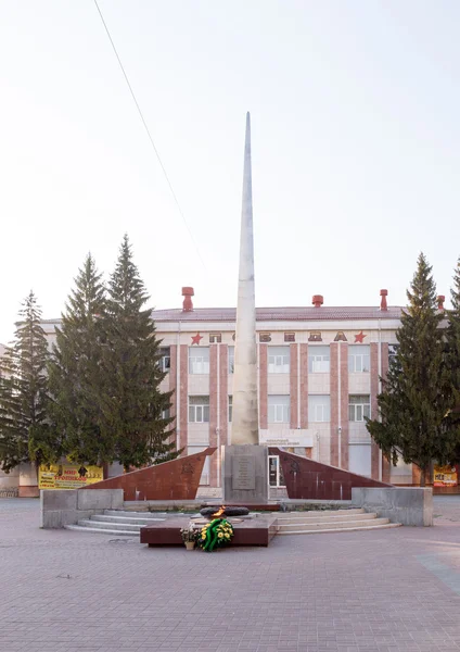 Kurgan, Rusia - 10 de agosto de 2016: La llama eterna en la ciudad de Kurgan —  Fotos de Stock