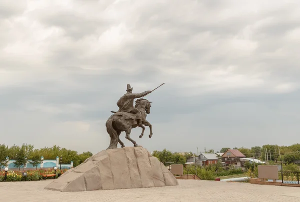 Petropavl, Kazajstán - 11 de agosto de 2016: El jinete a caballo . — Foto de Stock