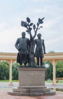 Petropavl, Kazakistan - 11 Ağustos 2016: Anıt - Abay ve irin