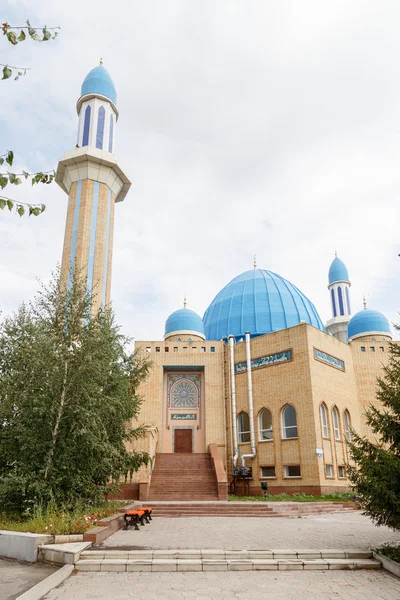ペトロパブル (カザフスタン)-2016 年 8 月 11 日: 地域の中央モスク — ストック写真