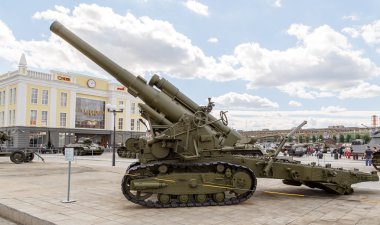 152-mm topu model 1935 (Br-2). Pyshma, Ekaterinburg, Rusya Federasyonu - Ağustos