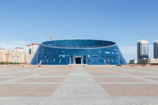 Astana, Kazakistan - 12 Ağustos 2016: Kazak Ulusal Üniversitesi