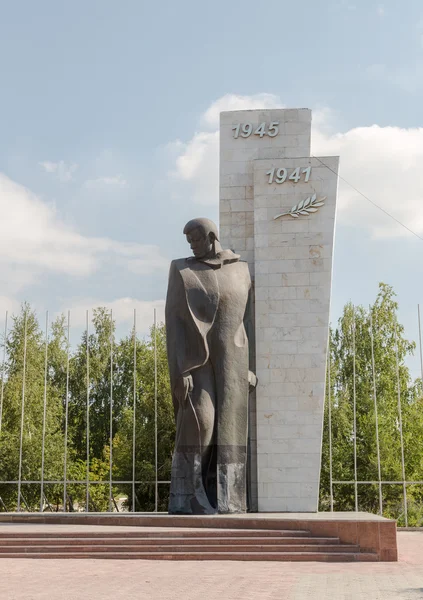 Теміртаускій, Казахстан - 13 серпня 2016: Пам'ятник невідомість — стокове фото