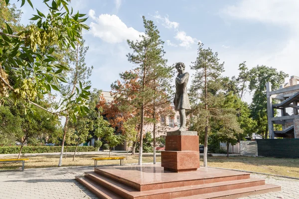 Monumento de Pushkin no Cazaquistão — Fotografia de Stock