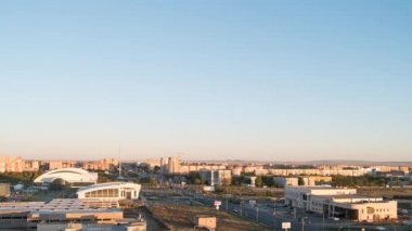 Karaganda şehir üzerinden günbatımı