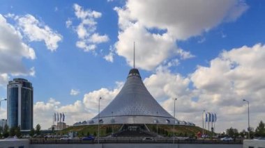 Astana alışveriş merkezinde