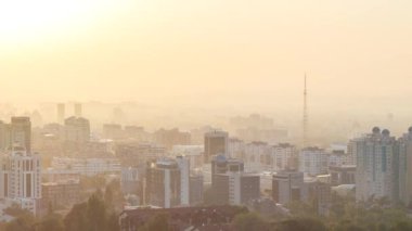 Günbatımı Alma-Ata üzerinde