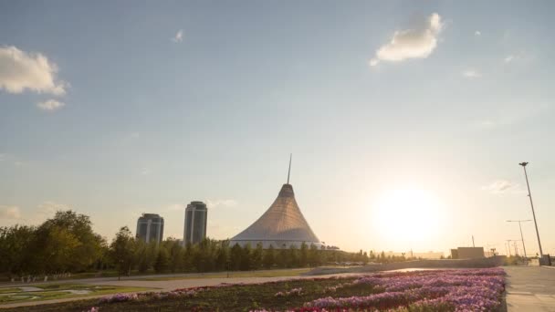 Le centre commercial d'Astana — Video