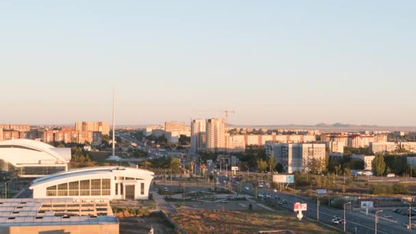 Sonnenuntergang über der Stadt Karaganda — Stockvideo