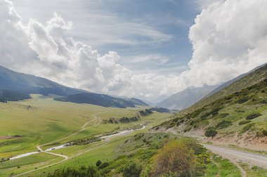 Grigorievsky gorge görüntüleyin. Kırgızistan