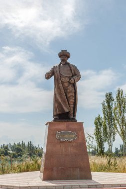Kırgızistan, Issyk Kul, köy Kojoyar - 12 Ağustos 2016: Monume
