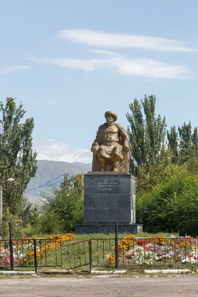 Тюпський, Issyk Куле, Киргизстан - 12 серпня 2016: Хан Issyk Куле бор — стокове фото