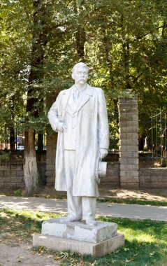 Almatı, Kazakistan - 28 Ağustos 2016: Sovyetler anıtlar Alley - M