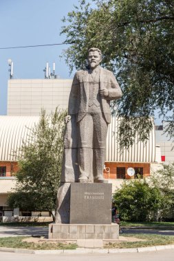 Almatı, Kazakistan - 28 Ağustos 2016: Sovyetler anıtlar Alley - K