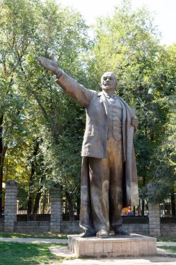 Almatı, Kazakistan - 28 Ağustos 2016: Sovyet yürümek anıtlar -