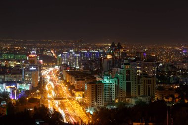 Alma Ata, Kazakistan - 28 Ağustos 2016: Caddenin genel görünümünü