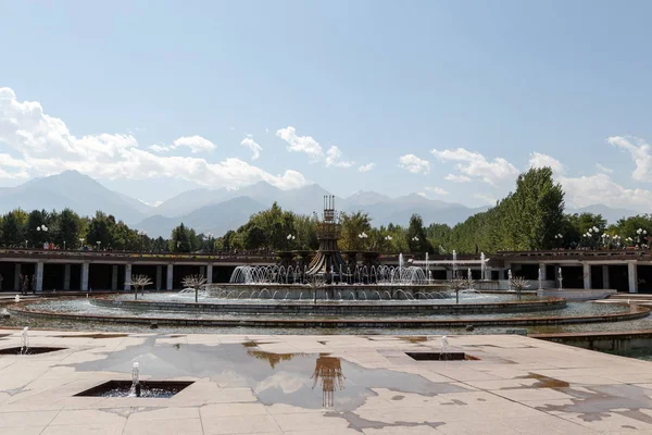 Almaty, Kazakstan - 28 augusti 2016: Parken den första pres — Stockfoto