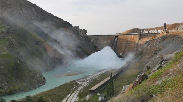 Presa del embalse de Kirov — Vídeos de Stock