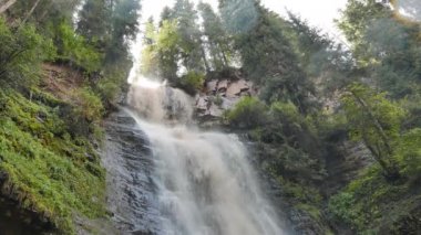 Şelale kızının gözyaşları