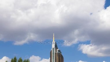 Gökdelen bir kulenin ile. Astana