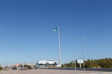 Karaganda, Kazakistan - 1 Eylül 2016: Bir f ile bayrak direği
