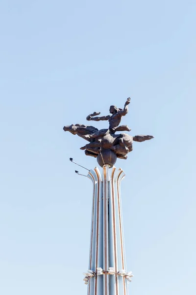 Karaganda, Kazajstán - 1 de septiembre de 2016: Monumento Suyunshi — Foto de Stock