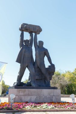 Karaganda, Kazakistan - 1 Eylül 2016: Anıt 