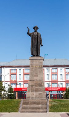 Karaganda, Kazakistan - 1 Eylül 2016: Anıt Kazybek arı